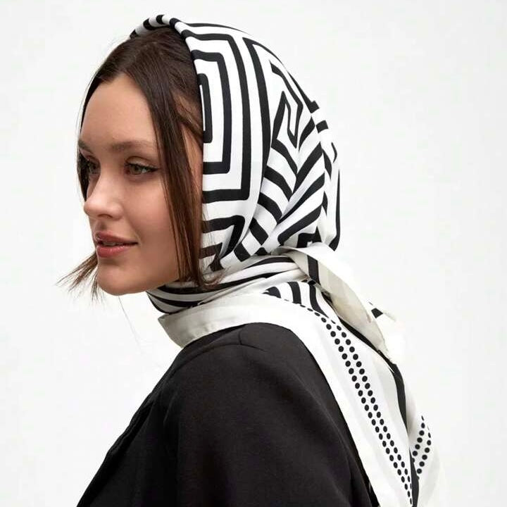 Geometrica Square Woven Satin in Maze