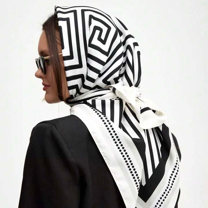 Geometrica Square Woven Satin in Maze